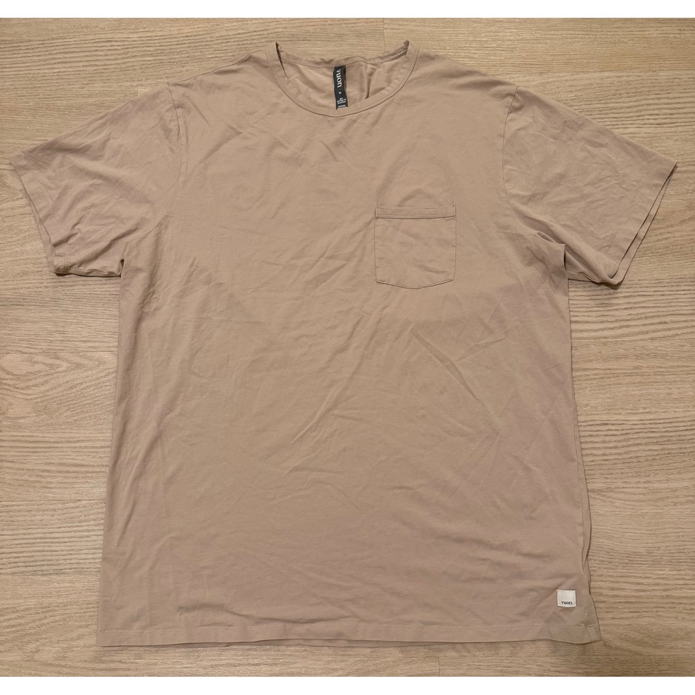 Vuori Feather Pocket Tee Mens XL Toast Tan Athleisure Casual Gorpcore Minimalist